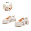 Zapatillas Transpirables de Malla para Mujer 2026 Verano Nuevas de Suela Gruesa que Aumentan la Altura Zapatos Deportivos Blancos Zapatos Casuales Versátiles Zapatos de Mujer