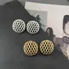 Pendientes de Malla Calada de Diseño de Nicho, Simples, de Gama Alta, Lujo Accesible, Versátiles Pendientes Redondos Bola Luna Llena de Aguja de Plata S925 para Mujer