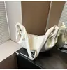 Bolso de Diseño de Nicho Transfronterizo para Mujer Verano 2025 Nuevo de Moda Versátil Piel Sintética Suave Estilo Bolso Dumpling Cruzado