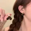 Pendientes de Botón con Lazo de Terciopelo de Melaleuca y Perla, Pendientes Elegantes Retro Versátiles, Lujo Ligero, Sensación de Alta Gama, Pendientes de Otoño/Invierno para Mujer