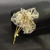 Broche de Lirio de Calas de Dos Colores Hecho a Mano de Ganchillo de Gama Alta para Nicho, Pin Elegante y Clásico, Regalo de Accesorio para Mujer