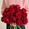 Buquê de Rosas Artificiais Vermelho Vinho de Alta Qualidade Presente de Dia dos Namorados Decoração de Casa Flores Artificiais Flores de Mesa