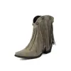 Novas botas de franja, botins curtos com rebites, botas estilo romano de bico fino, botas Martin de salto alto robusto, tamanhos 40-47, botas de exportação plus size