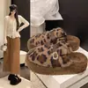 Pantuflas Peludas Baotou para Mujer Ropa de Exterior 2026 Nuevo Invierno Interior Suela Gruesa Aumentador de Altura Personas Bajas Zapatos de Pantuflas de Algodón Esponjosas