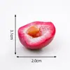 Miniaturas creativas de paisaje de medio corte de manzana y sandía, decoraciones DIY temáticas de comida, accesorios colgantes y pequeños adornos de escritorio