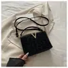 Bolsa de Mão Simples e Estilosa para Mulheres 2026 Nova Tendência Início da Primavera Bolsa de Ombro de Grande Capacidade na Moda para Trabalho e Lazer Bolsa Transversal
