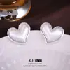Pendientes de botón con forma de corazón cepillado de color contrastante y aguja plateada, Pendientes únicos de nicho retro europeo y americano, Exquisitos pendientes con diseño de corazón para mujer