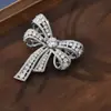 2024 Novo Estilo Elegante Luxo Broche Completo de Diamante Laço Corsage Feminino Versátil Acessórios para Roupas Cross-border Atacado