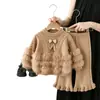 Conjunto de punto para niña de otoño e invierno: suéter con lazo y pantalones acampanados de punto trenzado con pelo sintético de visón, un conjunto de dos piezas