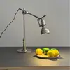 Lámpara de escritorio vintage estilo Bauhaus con brazo ajustable, adecuada para dormitorios, mesitas de noche, espacios de estilo industrial y estudios.; una lámpara de lectura de diseño retro