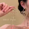Sueño de Mariposa~Aretes de Perlas Personalizados de Mariposa Dorada para Mujer, Diseño de Nicho de Lujo Ligero, Aretes de Gama Alta, Accesorios de Oreja Únicos