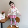 Conjunto de Moletom para Meninas 2026 Novo Primavera e Outono Estiloso Conjunto de Duas Peças Top Falso Infantil e Calça Legging de Bebê