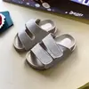 Chinelos Modernos com Solado Grosso para Crianças, Homens e Mulheres, Sapatos Boken Descolados com Velcro Destacável para Crianças Pequenas e Médias, Sandálias e Chinelos