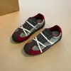 Zapatillas de entrenamiento alemanas de color block retro para mujer, piel genuina, nuevos zapatos casuales otoño 2026, zapatillas versátiles que aumentan la altura, zapatos Forrest Gump