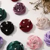Versão coreana do novo tecido de cetim pérola botão de rosa diy feito à mão acessório de cabelo versátil acessórios de cabelo acessórios de vestuário atacado