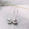 Brincos de Bola Estilo Coreano para Mulheres, Adequados para o Trabalho, Personalidade Vintage, Design Longo com um Toque de Luxo, Brincos e Acessórios de Orelha