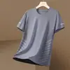 Camiseta Masculina de Manga Curta de Seda Gelada Verão Malha Fina Respirável Tamanho Grande Fresca Secagem Rápida Corrida Esportes Camiseta Top