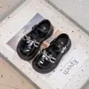 Sapatos de Couro para Meninas de 6-12 Anos Estilo Outono Sapatos Mary Jane Doce Sola Macia Sapatos de Princesa Sapatos Individuais Infantis Sapatos Pretos para Performance