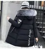 Nuevo Abrigo de Algodón Grueso de Invierno 2026 de Talla Grande y Longitud Media para Mujer, Estilo Coreano, Corte Entallado, Cuello Grande de Piel, Chaqueta de Algodón Estampada para Mujer