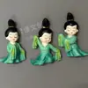 Pegatinas de resina para refrigerador de niña bailarina verde de la dinastía Tang, venta al por mayor de fábrica, decoración del hogar, pegatinas de refrigerador creativas de dibujos animados