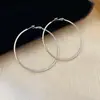 Brincos de metal simples em formato de círculo Agulha de Prata Design exagerado Europeu e Americano Argola de orelha personalidade all-match brincos estilo frio atacado