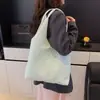 Bolsa plisada fresca japonesa y coreana para mujer, nuevo estilo 2025, bolsa de mano simple y elegante para niñas y estudiantes, bolsa de clase