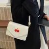 Primavera 2026 Nova Estilosa Fofa Cereja Moda Simples Versátil Alta Aparência Ombro Único Transversal Pequena Quadrada Bolsa Transfronteiriça