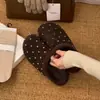 Sandálias slip-on de bolinhas estilo coreano para mulheres, nova coleção outono/inverno 2026, tamancos estilo Birkenstock com sola grossa
