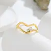 Anillo de Diseño Irregular de Ola Minimalista de Moda, Joyería para Mujer, Color Versátil que Conserva el Color, Venta al por Mayor
