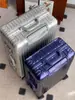 Maleta personalizada hecha de aleación de magnesio-aluminio maleta de mano de 20 pulgadas maleta con ruedas de gran capacidad de 28 pulgadas para hombres y mujeres con cerradura de combinación