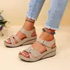 Sandalias cómodas para mujer, comercio exterior de verano 2026, talla grande, zapatos perforados retro nuevos, puntera redonda cosida, tacón de cuña