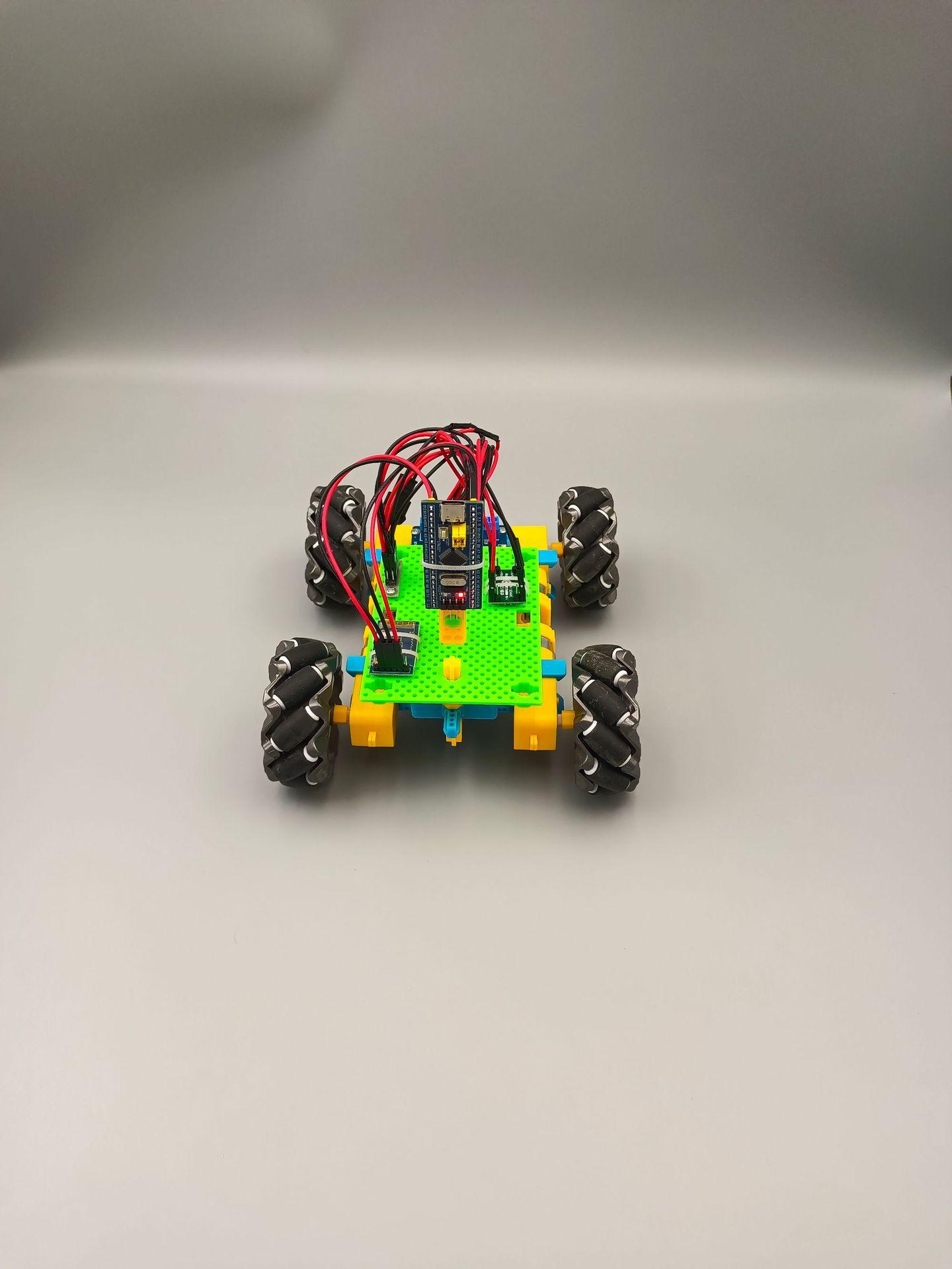 STM32连杆麦轮车组装图1