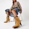 Nuevas botas amarillas de estilo europeo y americano para otoño/invierno 2026, botas de camuflaje, botas de mujer, botines con cordones, botas de montar, tacones de aguja, calzado de exportación