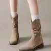 Botas Western Cowboy Martin Femininas 2026 Novo Estilo Outono/Inverno Versátil Solado Grosso Aveludado Engrossado Aumento de Altura Botas Curtas de Cano Médio