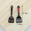 Acessórios de joias diy liga ovo frito oleado ovo pochê frigideira de simulação espátula pequena pingente de pulseira chaveiro