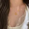 Colar Coração Pêssego Amor Estilo Antigo de Nicho Luxo Leve para Mulheres Design de Corrente para Clavícula Retro Francês com Pingente