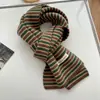 Novo cachecol de tricô listrado para mulheres, aquecedor de pescoço de lã versátil e fofo de inverno para homens, proteção para o pescoço, quente, estilo coreano moderno