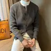 Suéter cálido de cuello redondo de moda retro para hombre de otoño e invierno, nuevo cárdigan chaqueta de punto simple casual de alta gama