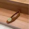 Zapatos de vestir planos de nuevo estilo 2026 con puntera fina, aumento interior de 20 mm, diseño adelgazante de punta cuadrada, modernos adornos metálicos de otoño