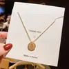 Collar de Moneda con Cabeza de Reina de Acero de Titanio para Mujer, Cadena para Clavícula con Colgante Cuadrado de Personalidad Elegante, Gargantilla de Influencer de Moda, Lujo Ligero