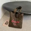 Bolsa de ombro com estampa de leopardo retrô americana, uma bolsa tote moderna e descontraída perfeita para estudantes, férias e passeios casuais