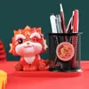 Xiaohongshu Super Dulce Rosa Mapache Portalápices Lámpara Iluminada Dibujo Animado Portalápices de Escritorio Caja de Almacenamiento Papelería para Estudiantes