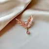 Broche Borboleta de Vidro de Luxo de Alto Padrão Transfronteiriço, Cristal Retro Incrustado com Diamantes, Elegante e Estiloso Broche para Blazer de Terno para Mulheres
