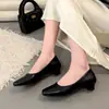 Zapatos Casuales Elegantes de Moda Francesa Versátiles de Suela Blanda y Punta Cuadrada, Tacón Grueso, Poco Profundos, Novedad Primavera/Otoño 2026