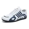 Zapatos de Hombre 2026 Primavera Nuevo Modelo Piel Cómodos Suela Suave Transpirables Casuales Deportivos Tendencia Zapatos de Hombre Venta al por Mayor