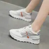 Zapatillas Blancas para Mujer 2026 Nuevas Populares Primavera Antideslizantes Deportivas Casuales Cómodas Versátiles Suela Blanda Retro Zapatos Forrest Gump