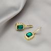 Pendientes de aguja de plata 925 con diamantes y esmeralda, estilo celebridad, nuevos y versátiles, con temperamento de celebridades de Internet y cuadrados.