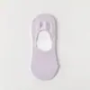 Meias Femininas de Verão Finas de Corte Baixo com Malha Respirável Simples de Cor Sólida Antiderrapantes Versáteis Absorventes de Suor Frescas para Esportes