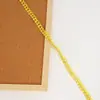 Ventas Directas de Fábrica Suministro en Stock Borde de Hilo Dorado y Plateado Colorido de 1 cm Encaje Ondulado Medianamente Curvo Accesorios para Ropa
