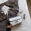 Bolsa Quadrada Pequena de Couro Envernizado com Estampa de Crocodilo para Mulheres 2024 Nova Versátil Transversal Ombro Axilar Moda Versátil
